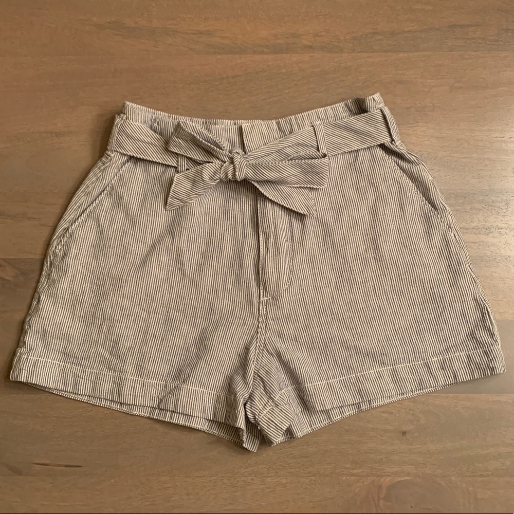 Abercrombie high waste, tie front striped shorts